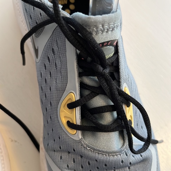 NIKE Joyride Run ladies running sneakers 8.5 - Picture 3 of 11